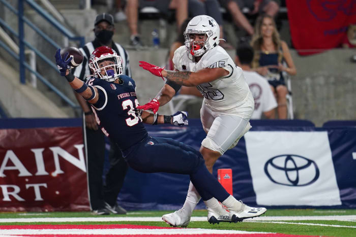 Evan Williams breaks up a pass against the UNLV Rebels in 2021.